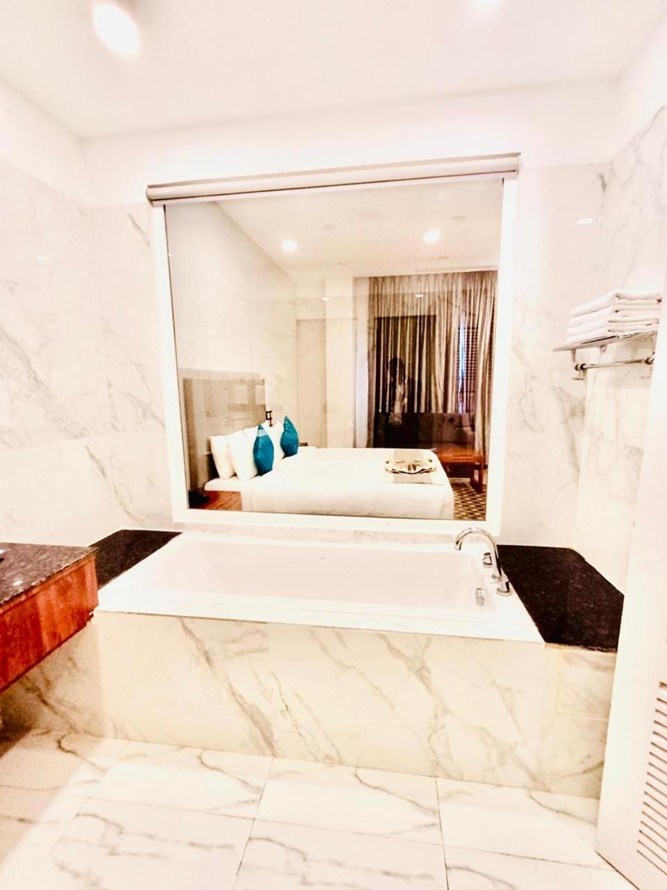 Seven Hills Hotel Пури Екстериор снимка
