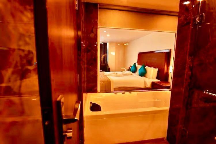 Seven Hills Hotel Пури Екстериор снимка