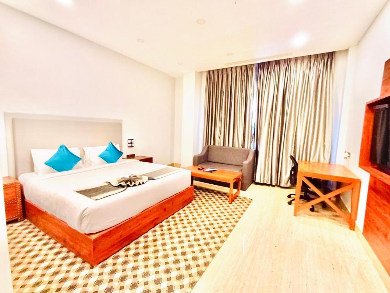 Seven Hills Hotel Пури Екстериор снимка